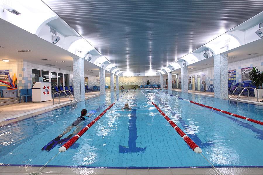 Басейн Спортлайф на Дніпропетровській набережній (Київ)