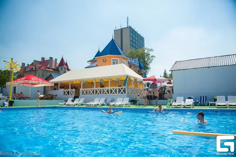 Бассейн Мечта (Черновцы)