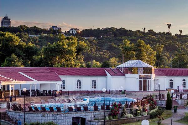 Басейн Труханів (Київ)