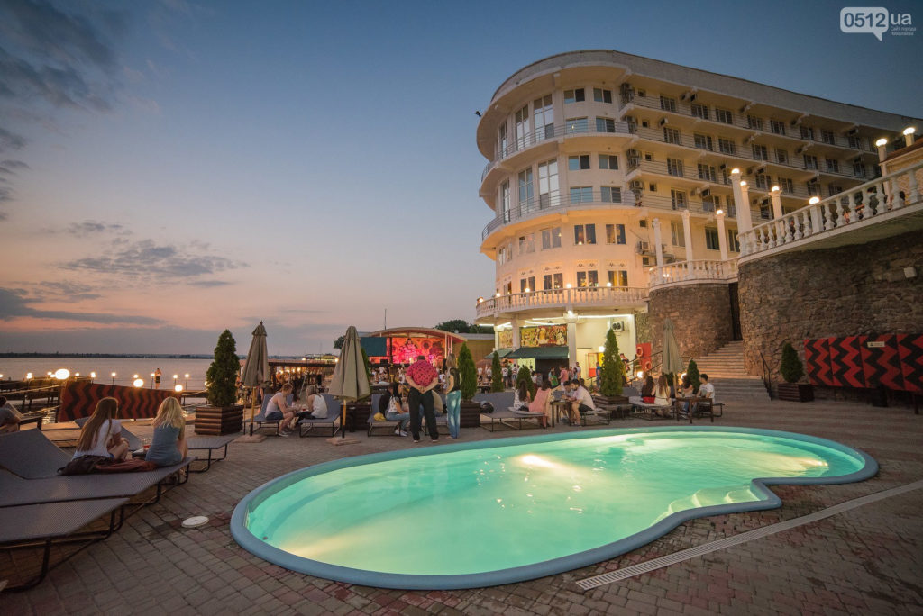 Басейн Хмільний Патрік (Миколаїв)