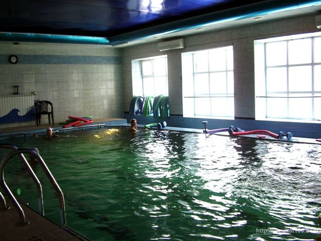 Бассейн Акваозон (Запорожье)