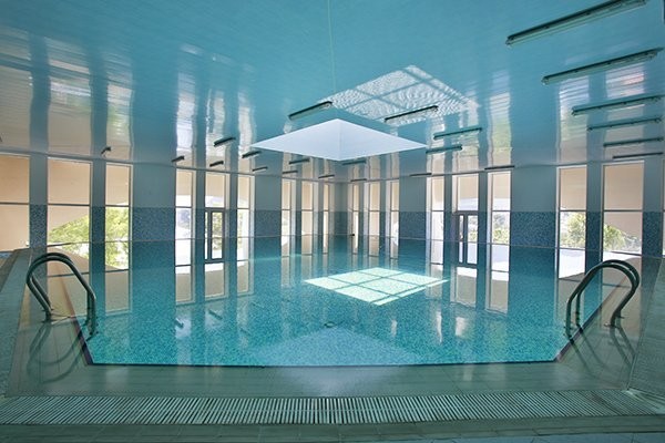 Бассейн Голубая Волна (Алушта)