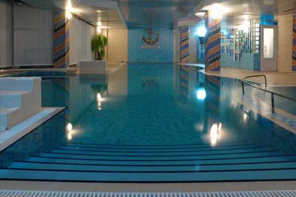 Басейн Кримські Зорі (Алушта)