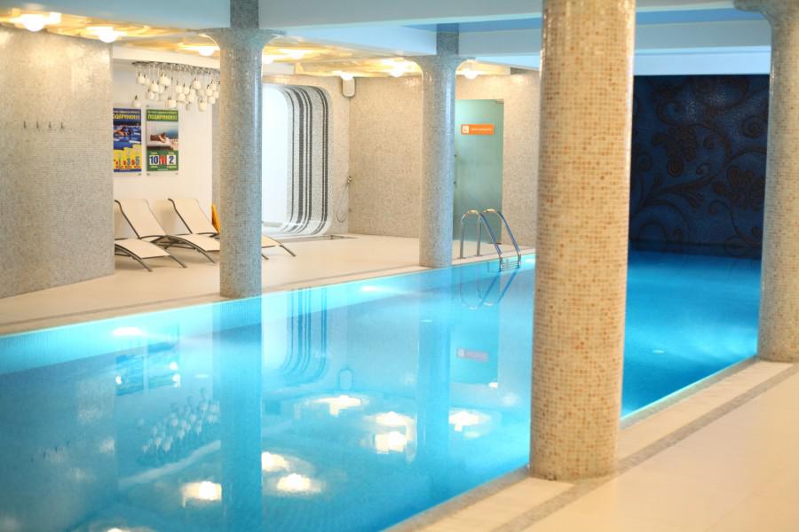 Басейн Спорт Лайф на Чорновола (Львів)