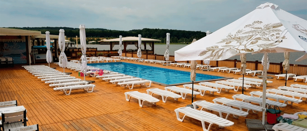 Бассейн Аква плюс (Черновцы)