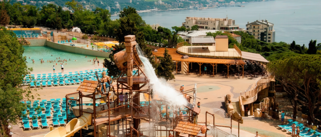 Аквапарк Атлантида (Крим)