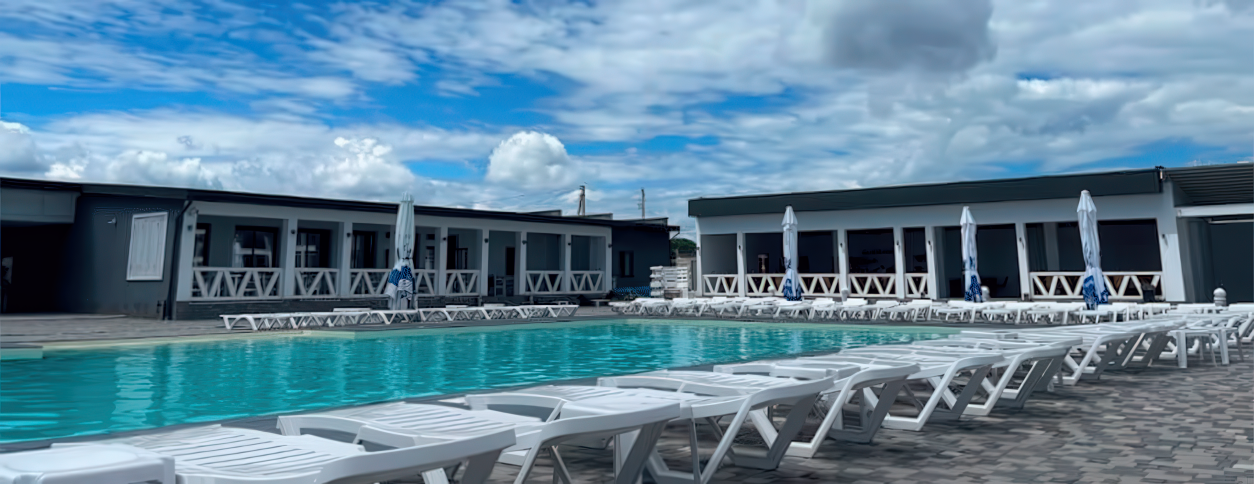 Бассейн Shum (Черновцы)