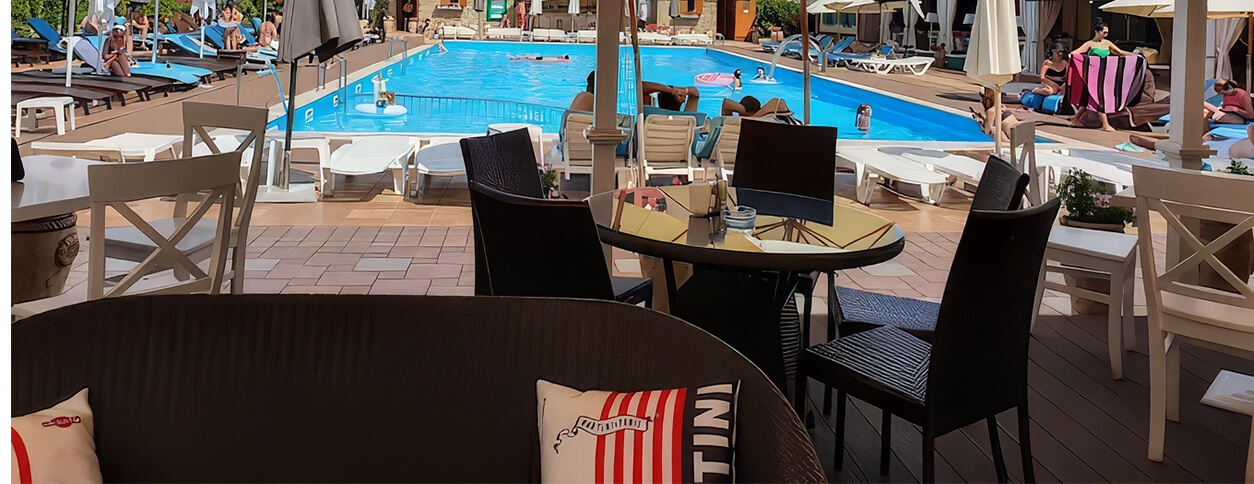 Бассейн Моника Беллучи (Запорожье)