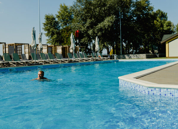 Басейн Ніколас Київ