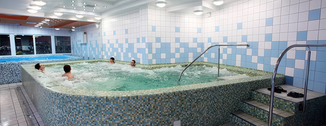 Бассейн Спортлайф на Днепропетровской набережной Киев фото