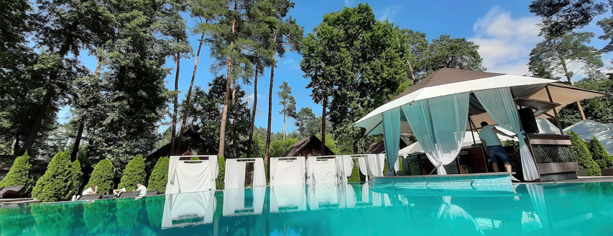 Бассейн Три Мушкетера (Киев)