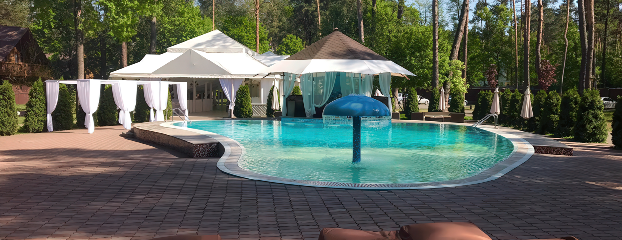 Бассейн Три Мушкетера (Киев)