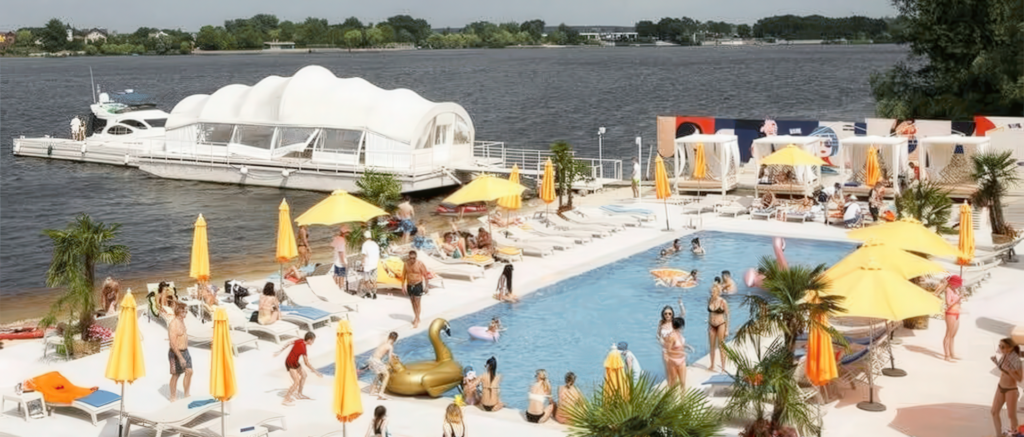 Бассейн Днепровская Ривьера (Киев)