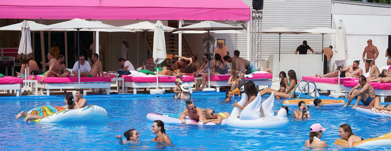 Бассейн Ольмека Пляж (FIFTY Beach) (Киев)