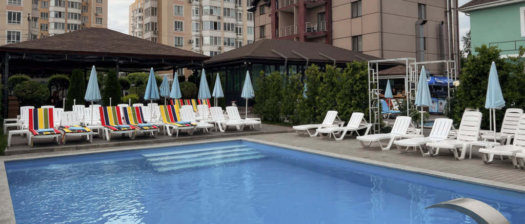 Готель-ресторан Бірюза з басейном (Київ)