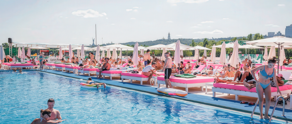 Бассейн Ольмека Пляж (FIFTY Beach) (Киев)