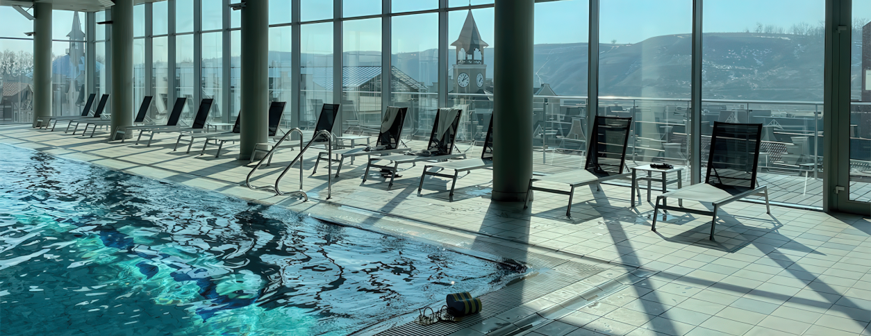 Бассейн Дельтаплан (Киев)