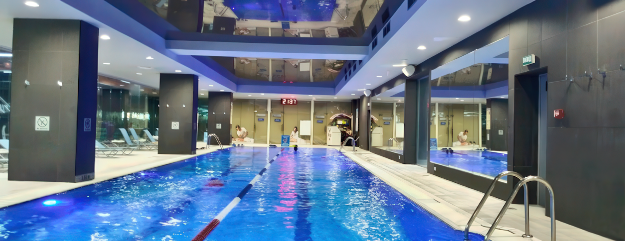 Бассейн Спорт Лайф на Льва Толстого Киев фото