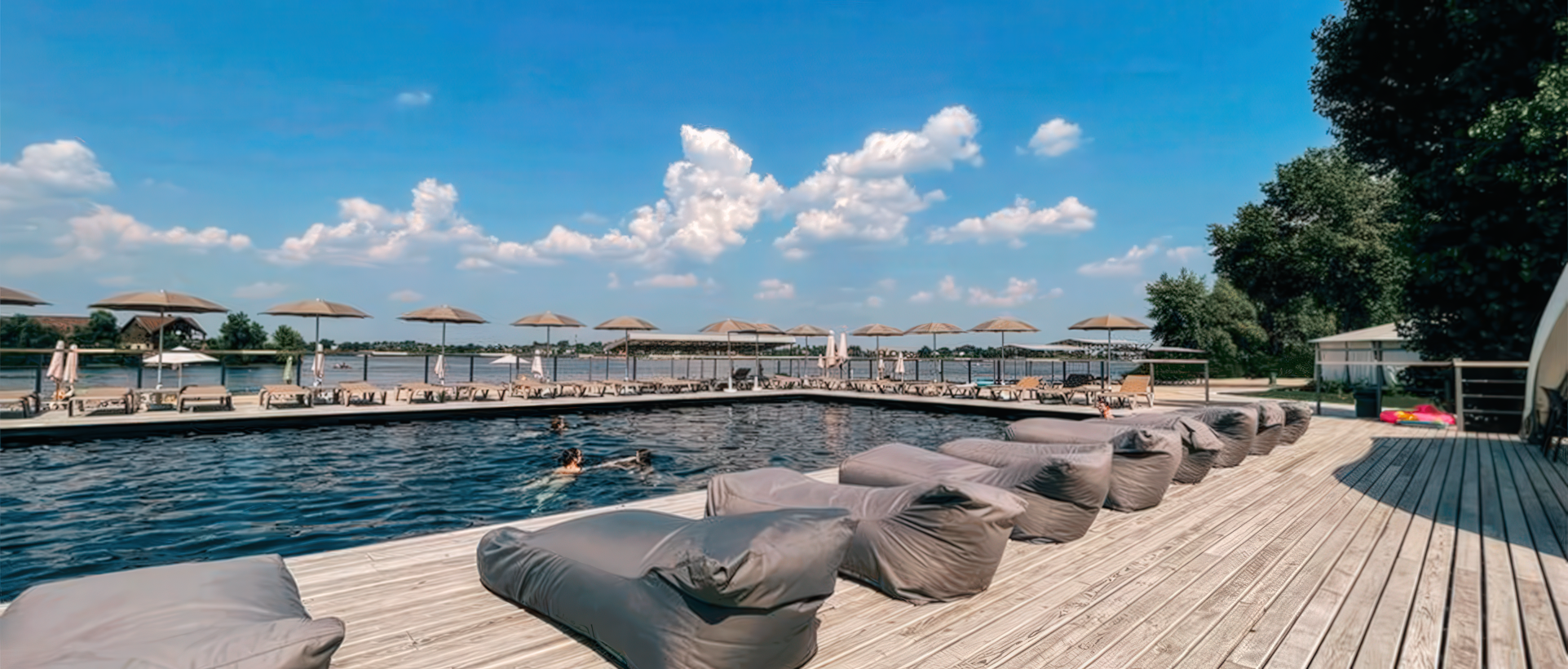 Бассейн Маячок (Киев)