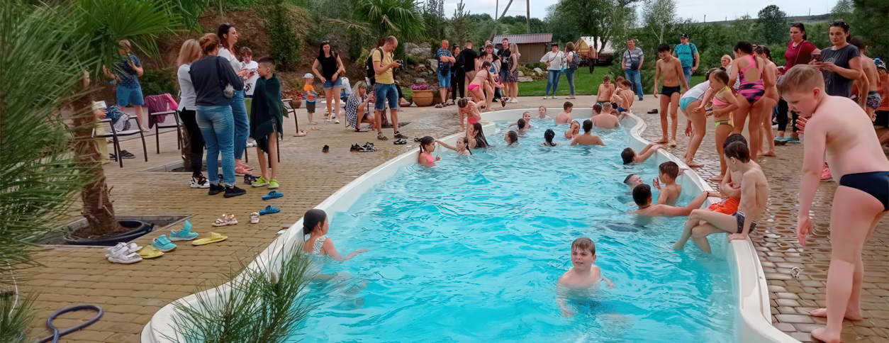 Сакура бассейн (Братское)