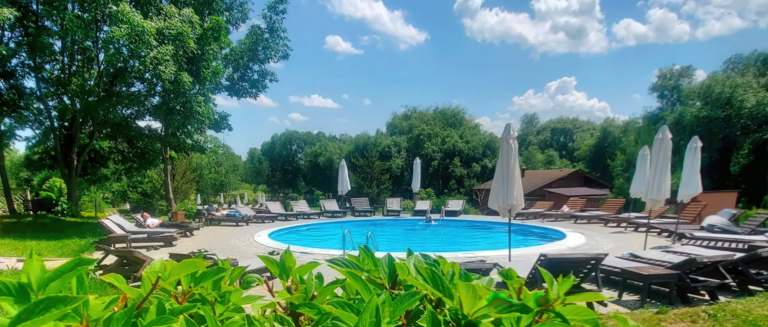 бассейн комарово винница