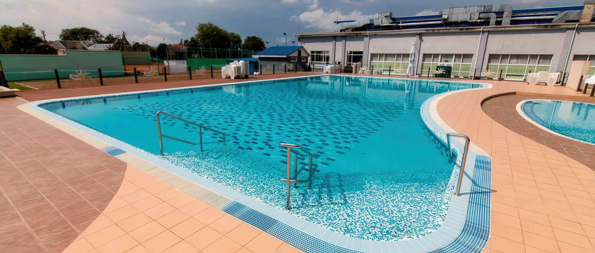 Бассейн Зинедин (Ужгород)