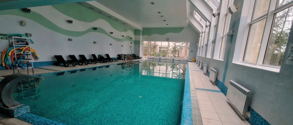 Басейн Біла Акація (Одеса)