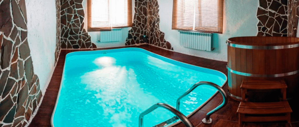 Бассейн в комплексе Баня на даче (Ивано-Франковск)