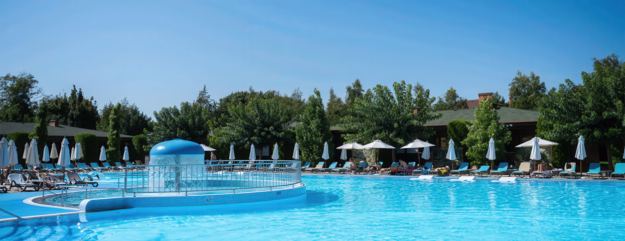 Басейн Ялинки Палки (Одеса)