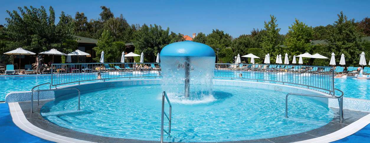 Басейн Ялинки Палки (Одеса)