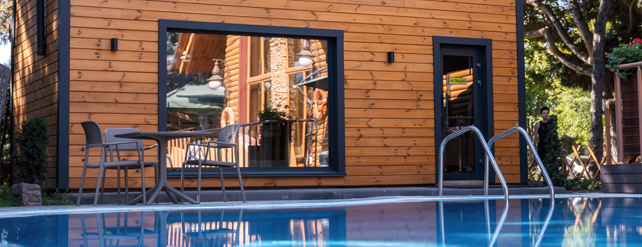 Басейн Ялинки Палки (Одеса)