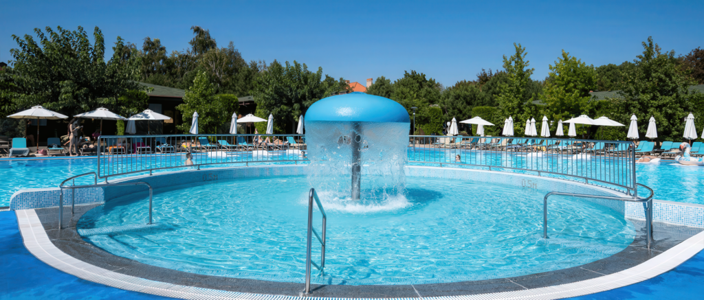 Басейн Ялинки Палки (Одеса)