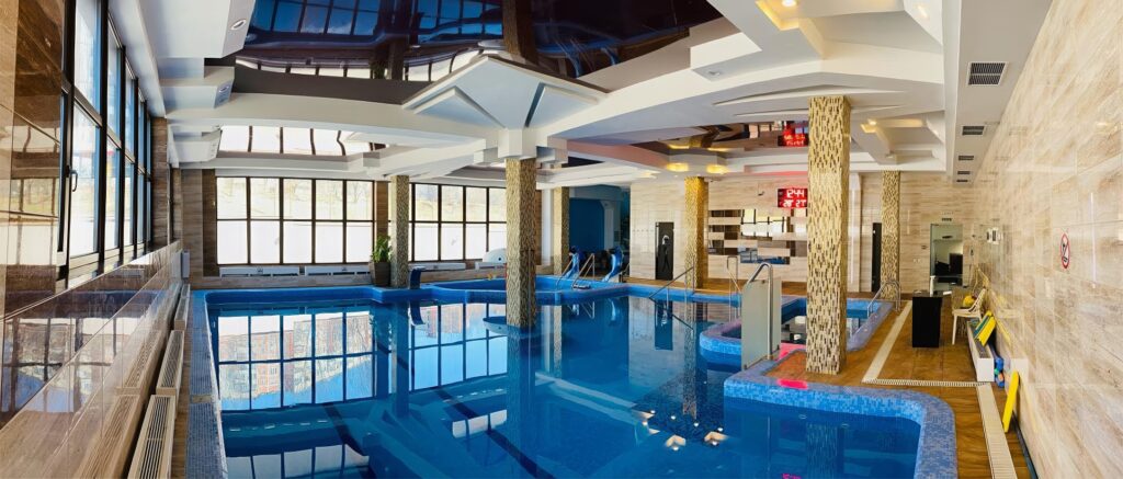 Акварай бассейн (Ровно)