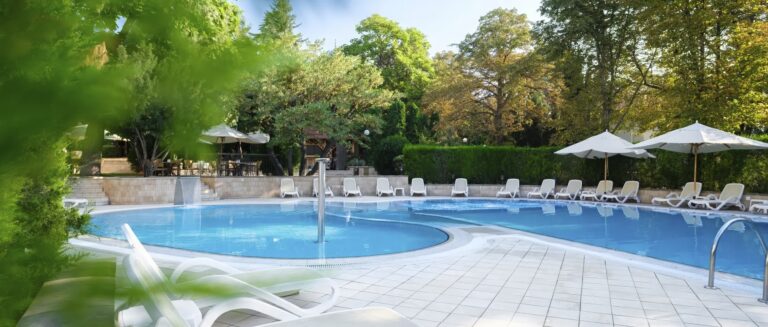 Бассейн Алые Паруса Феодосия цена