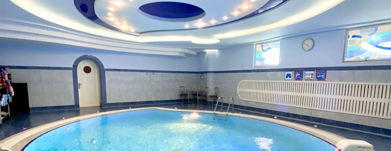 Бассейн Кедр (Симферополь)