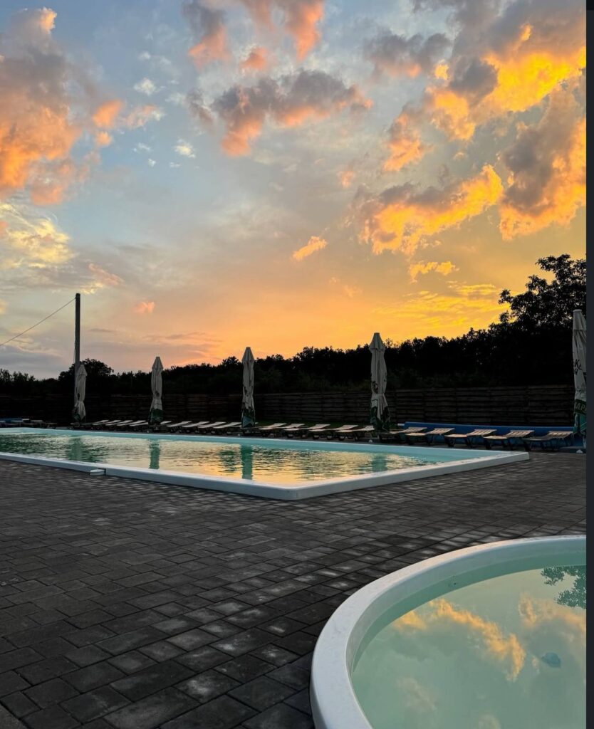 Бассейн Дача Лозовая