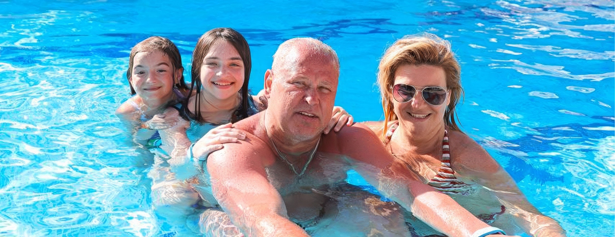 Бассейн Porto Mare (Алушта) (закрыт на зимний сезон)