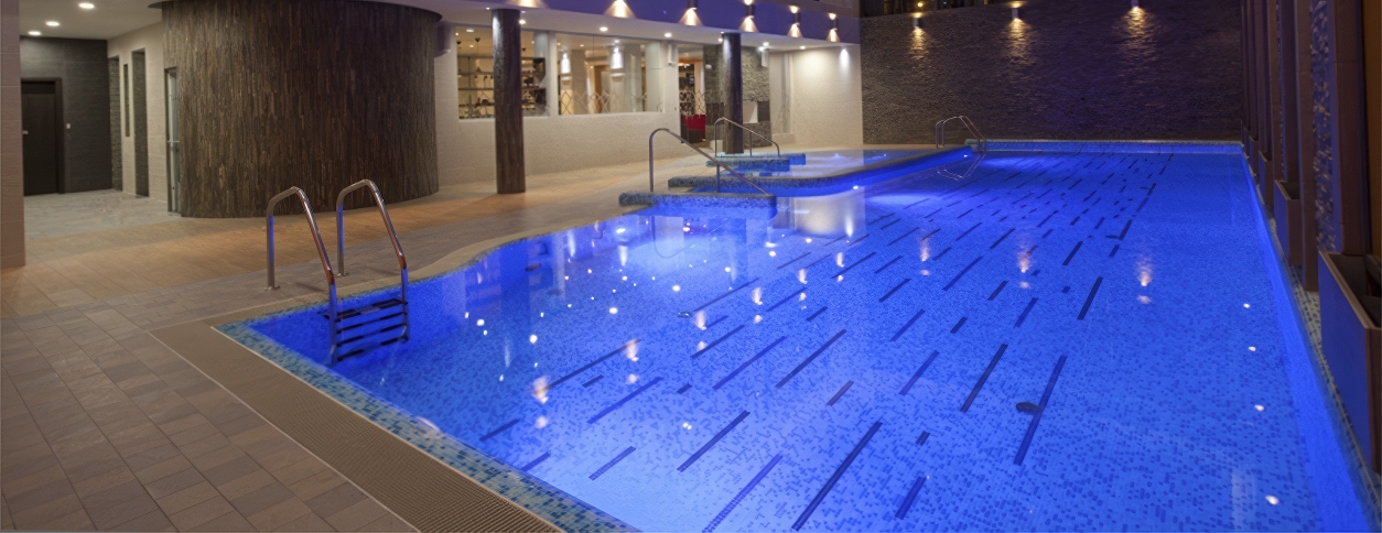 Басейн в аквазоні Ramada (Донецьк)