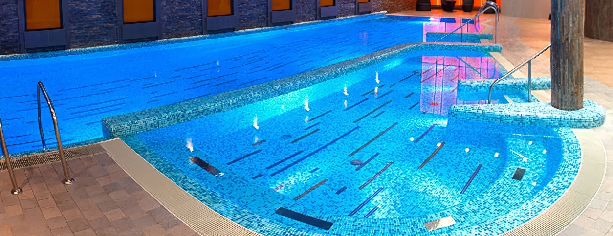 Басейн в аквазоні Ramada (Донецьк)