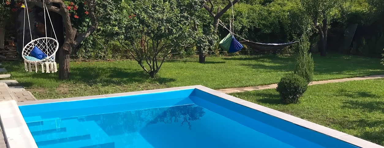 колибри бассейн