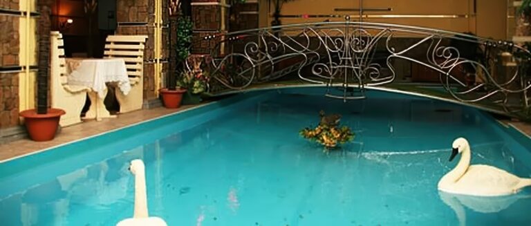 бассейн нинель херсон