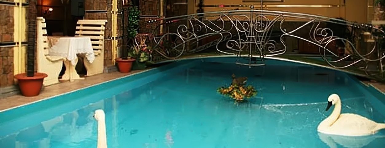 Бассейн Нинель (Херсон)