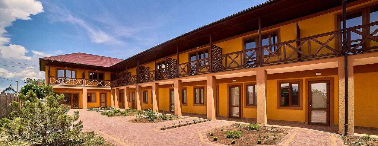 ренессанс бассейн запорожье адреса