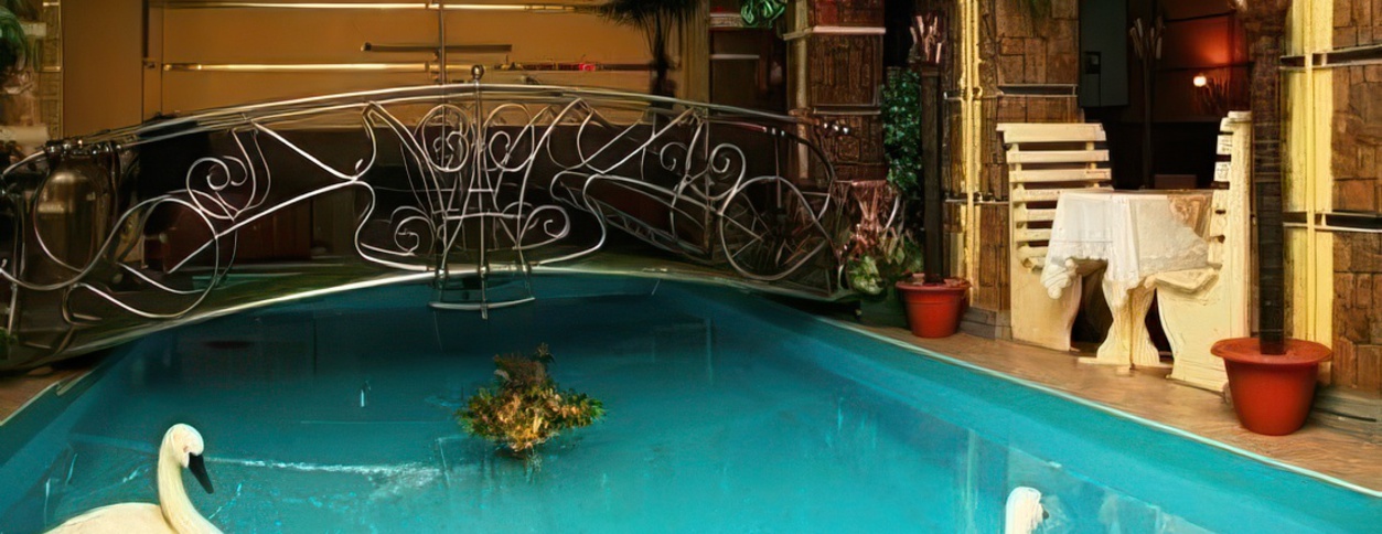 Бассейн Нинель (Херсон)