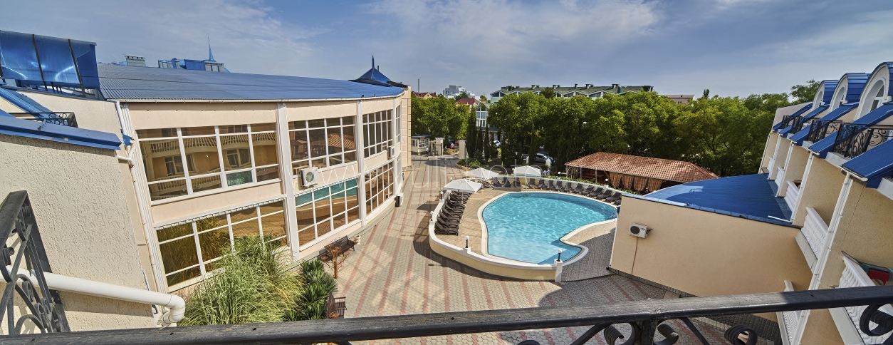 Бассейн Юлианна (Евпатория)